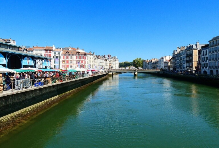 法國前三大的二手市集-BRADERIE DU CANAL SAINT-MARTIN À RENNES